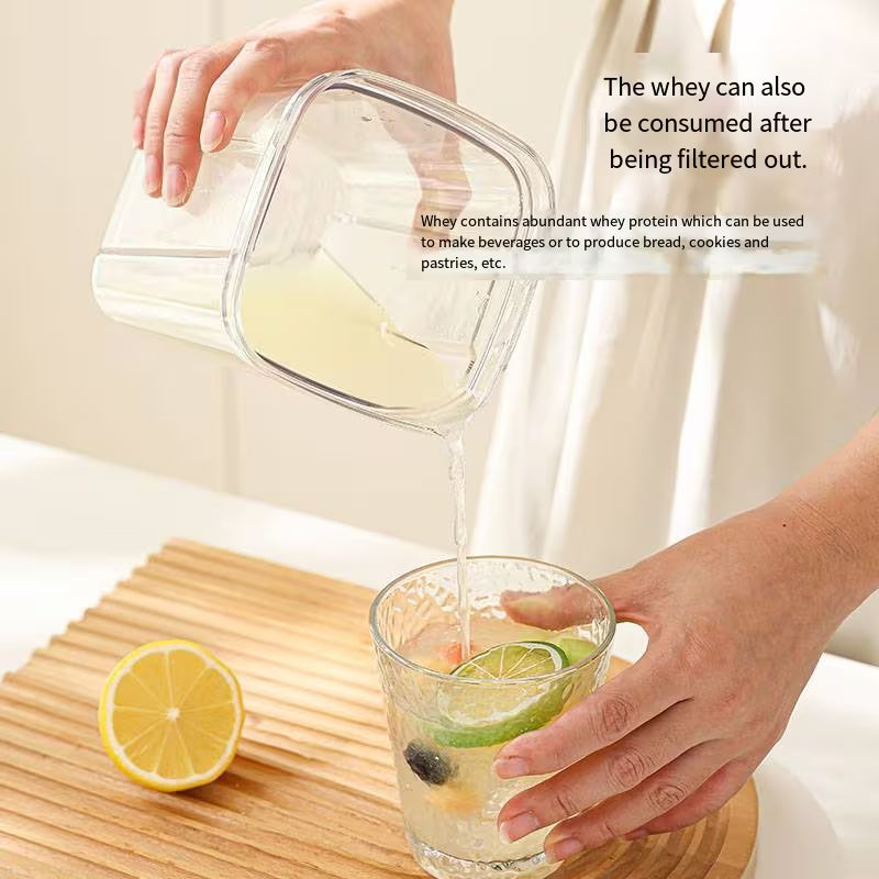 GREEK YOUGURT STAINER WITH LID AND LOCK