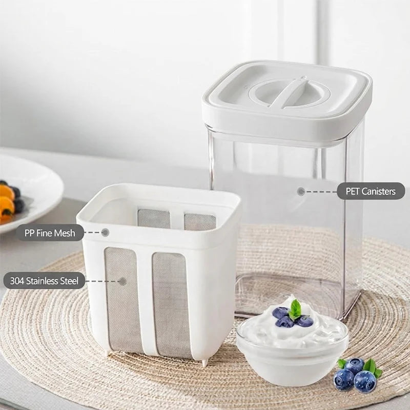 GREEK YOUGURT STAINER WITH LID AND LOCK